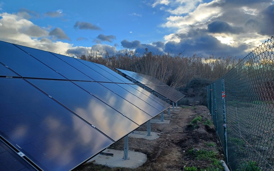 Instalación de placas fotovoltaicas en la Estación de Depuración de Aguas Residuales de Cortes (EDAR Cortes)